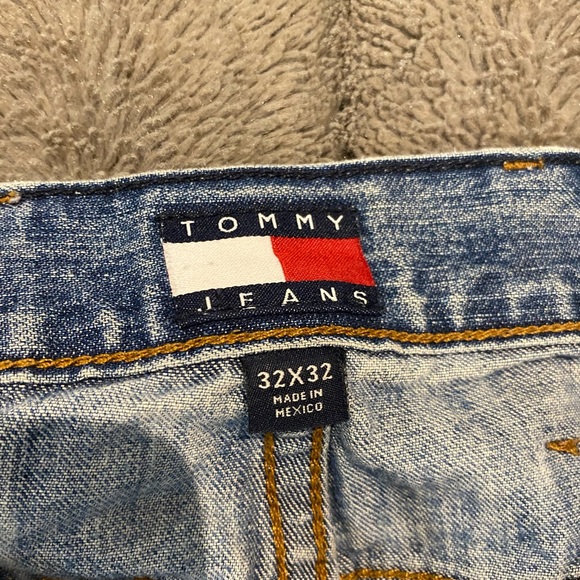 Vintage Tommy Hilfiger light wash jeans - Picture 2 of 5